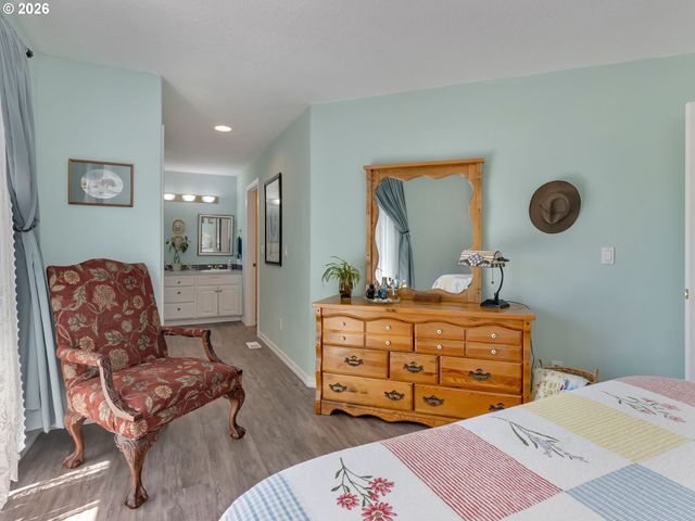 869 E 9TH Ct, Lafayette, OR 97127