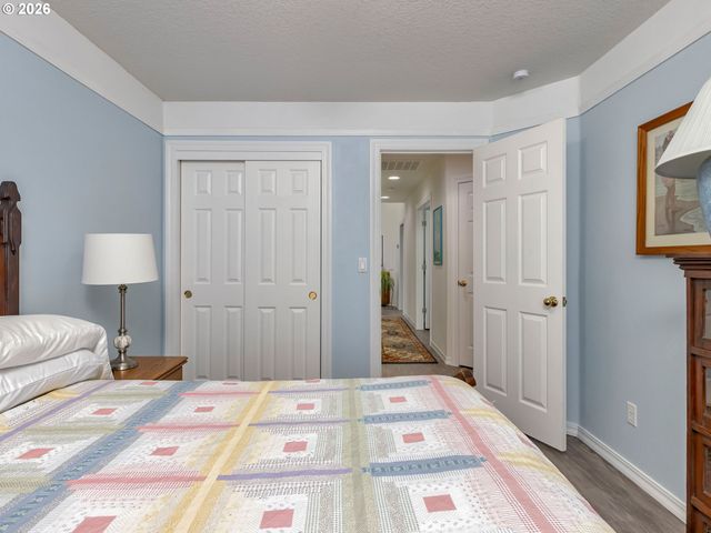 869 E 9TH Ct, Lafayette, OR 97127