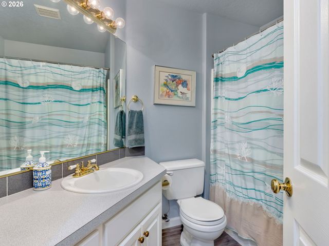 869 E 9TH Ct, Lafayette, OR 97127