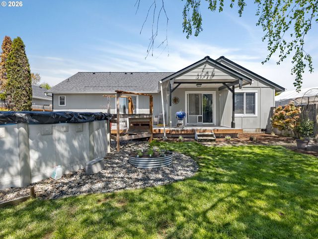 869 E 9TH Ct, Lafayette, OR 97127