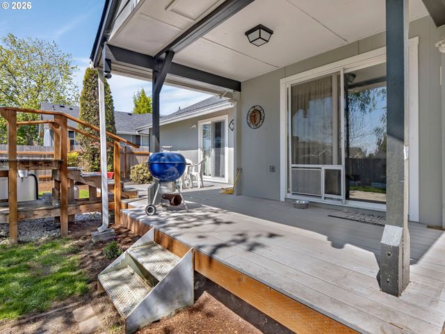 869 E 9TH Ct, Lafayette, OR 97127