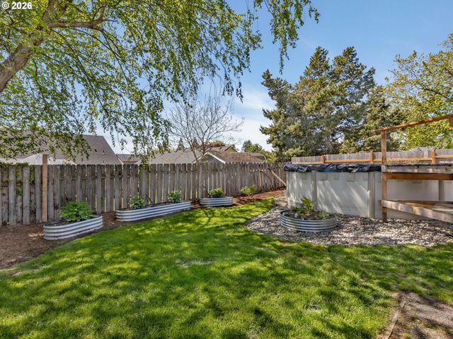869 E 9TH Ct, Lafayette, OR 97127