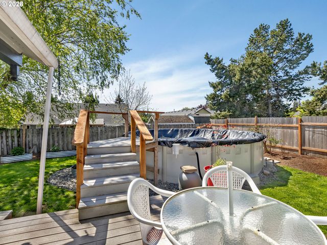 869 E 9TH Ct, Lafayette, OR 97127