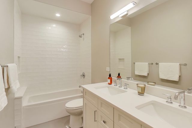 4135 N Kenmore Avenue 1S, Chicago, IL 60613