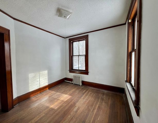 50 Grand Ave, Pittsfield, MA 01201