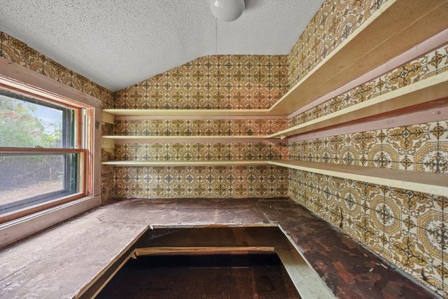 50 Grand Ave, Pittsfield, MA 01201