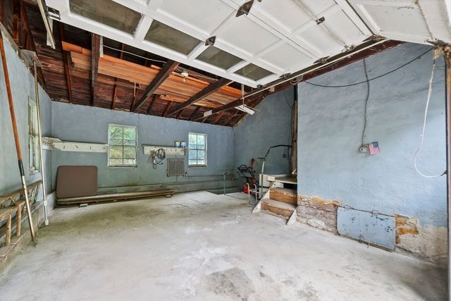 50 Grand Ave, Pittsfield, MA 01201