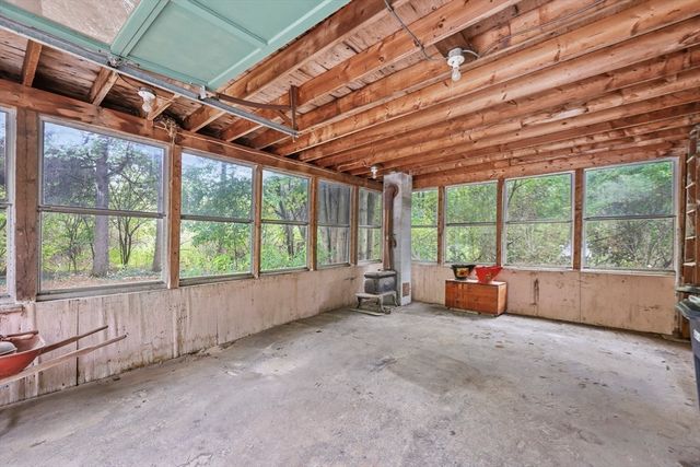 50 Grand Ave, Pittsfield, MA 01201