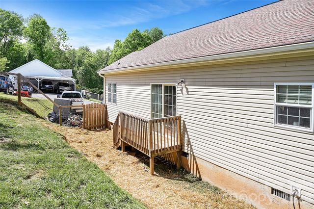 371 Starnes Cove Road, Candler, NC 28715