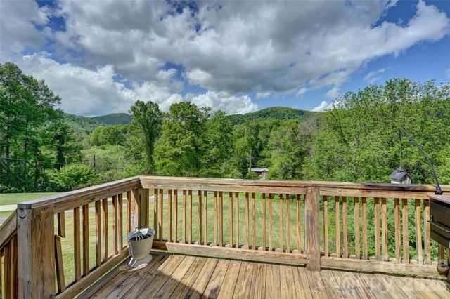 371 Starnes Cove Road, Candler, NC 28715