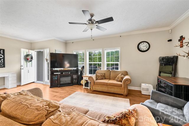 371 Starnes Cove Road, Candler, NC 28715