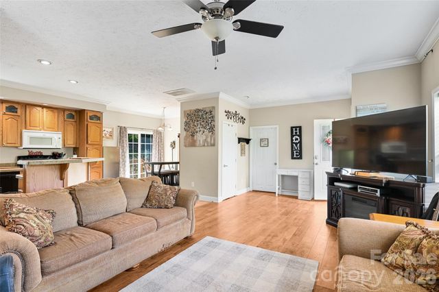 371 Starnes Cove Road, Candler, NC 28715