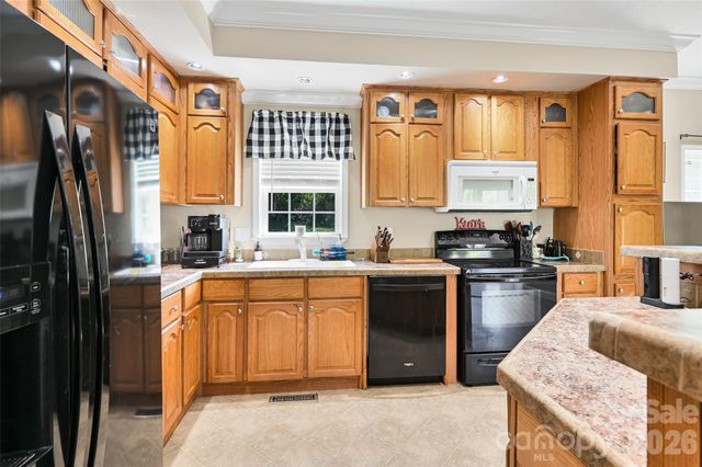371 Starnes Cove Road, Candler, NC 28715