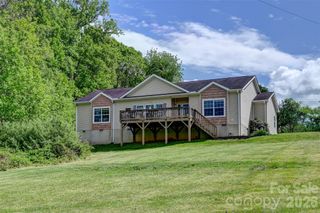 371 Starnes Cove Road, Candler, NC 28715