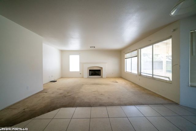 910 HOLLOWBLUFF Avenue, North Las Vegas, NV 89031