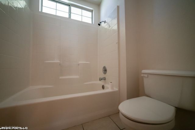 910 HOLLOWBLUFF Avenue, North Las Vegas, NV 89031
