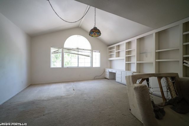 910 HOLLOWBLUFF Avenue, North Las Vegas, NV 89031