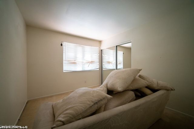 910 HOLLOWBLUFF Avenue, North Las Vegas, NV 89031