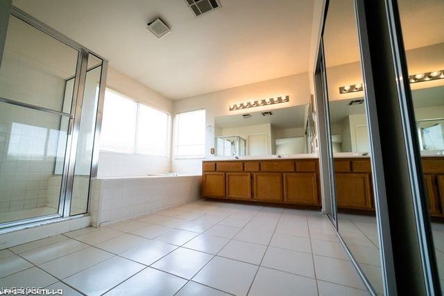 910 HOLLOWBLUFF Avenue, North Las Vegas, NV 89031