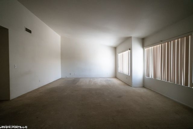 910 HOLLOWBLUFF Avenue, North Las Vegas, NV 89031