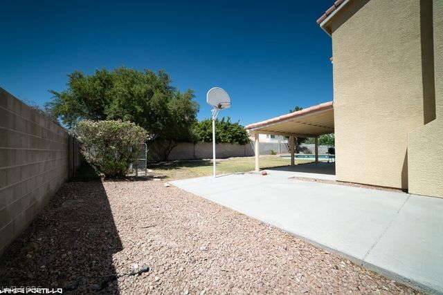 910 HOLLOWBLUFF Avenue, North Las Vegas, NV 89031