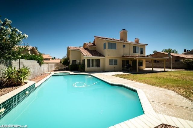 910 HOLLOWBLUFF Avenue, North Las Vegas, NV 89031