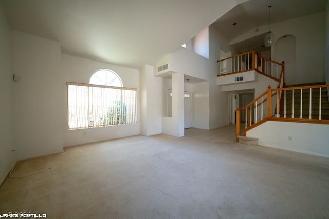 910 HOLLOWBLUFF Avenue, North Las Vegas, NV 89031