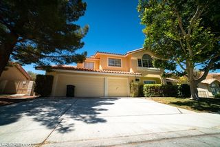 910 HOLLOWBLUFF Avenue, North Las Vegas, NV 89031