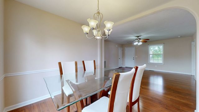 1921 Littleton Ct, Columbia, TN 38401
