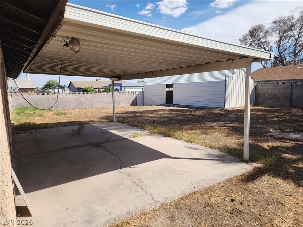 5365 Ithaca Avenue, Las Vegas, NV 89122 — photo 2
