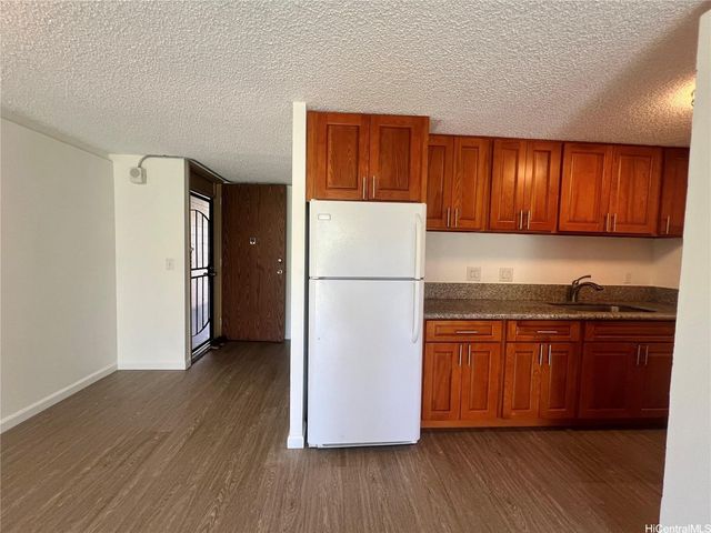 1720 Huna Street B310, Honolulu, HI 96817