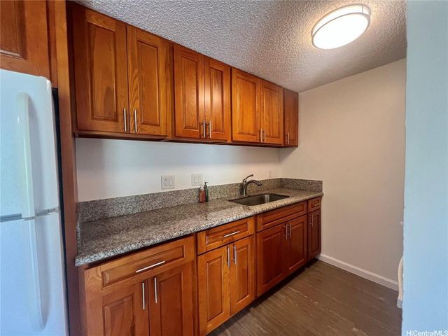 1720 Huna Street B310, Honolulu, HI 96817