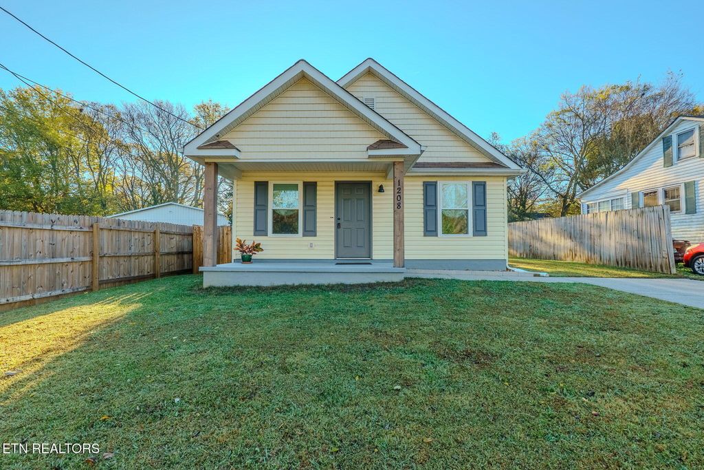 1208 Madison Ave, Maryville, TN 37804