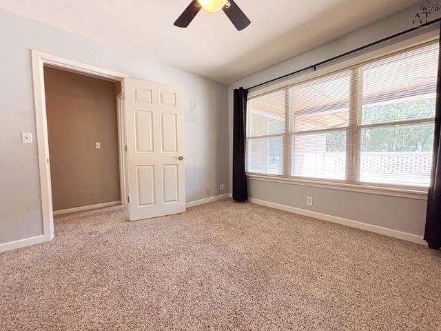 1110 SYCAMORE DRIVE, Burkburnett, TX 76354