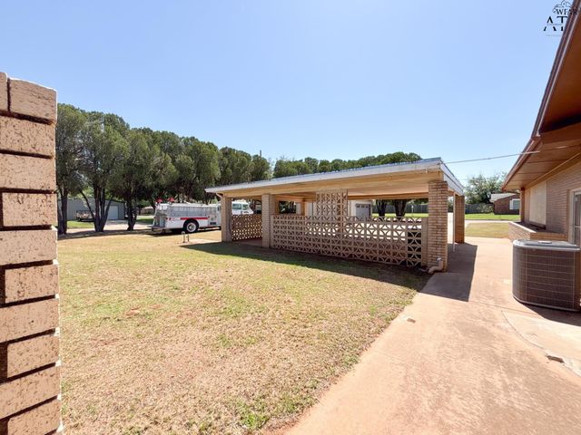 1110 SYCAMORE DRIVE, Burkburnett, TX 76354