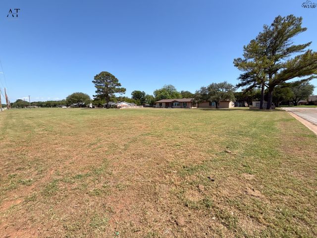 1110 SYCAMORE DRIVE, Burkburnett, TX 76354
