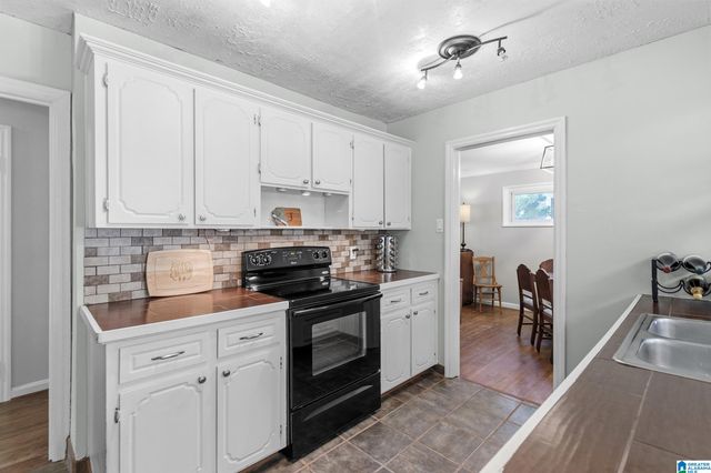 1333 CRESTHILL ROAD, Birmingham, AL 35213