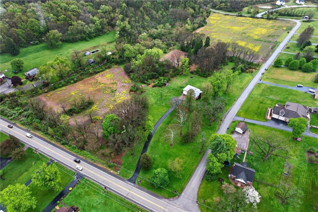 214 S Pike Road, Buffalo Twp, PA 16055