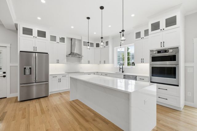 30 Mill St, Holliston, MA 01746