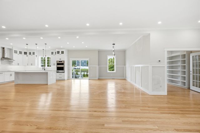 30 Mill St, Holliston, MA 01746