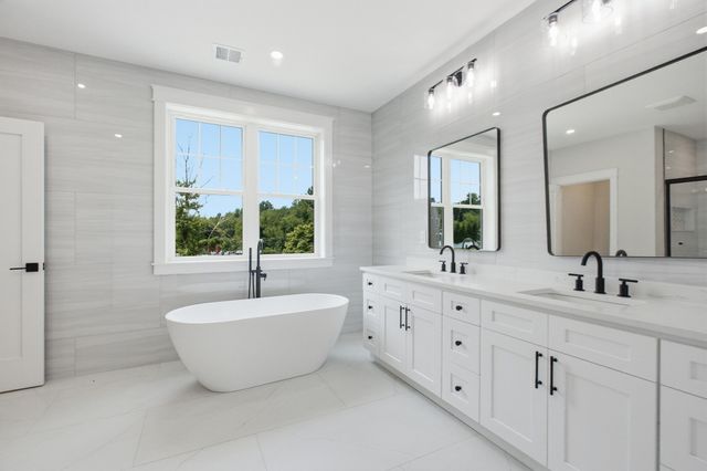 30 Mill St, Holliston, MA 01746
