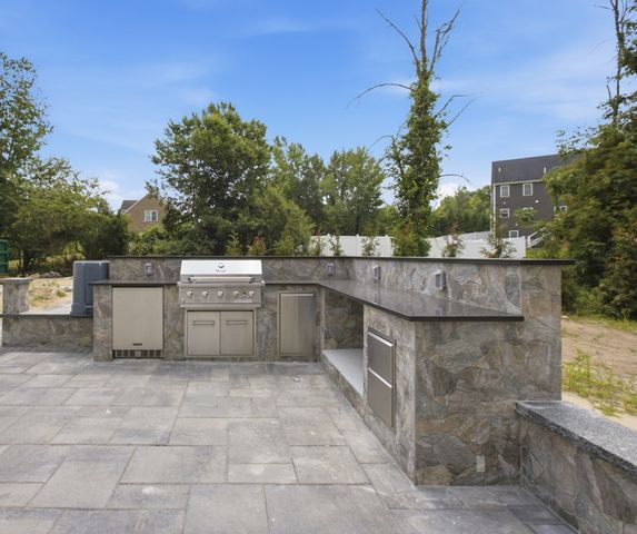 30 Mill St, Holliston, MA 01746