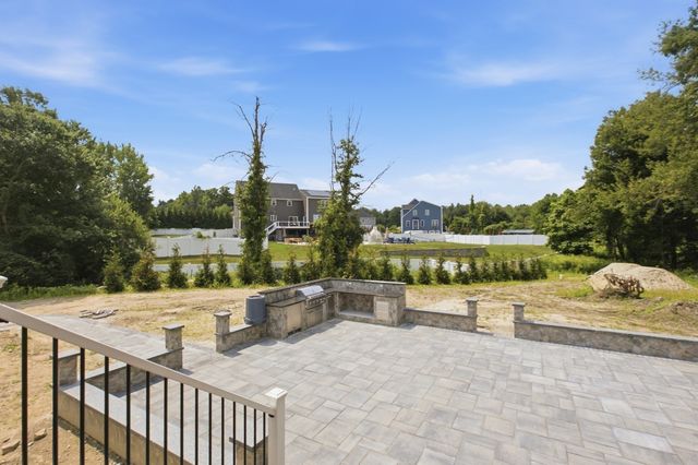 30 Mill St, Holliston, MA 01746
