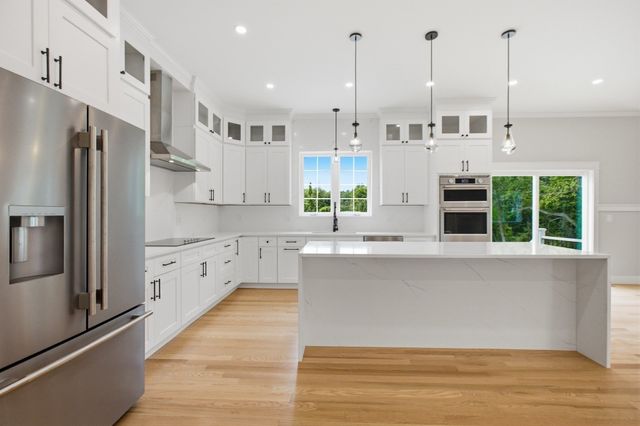 30 Mill St, Holliston, MA 01746