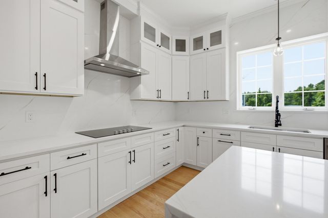 30 Mill St, Holliston, MA 01746
