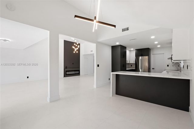 1543 SW 1st Avenue, Boca Raton, FL 33432