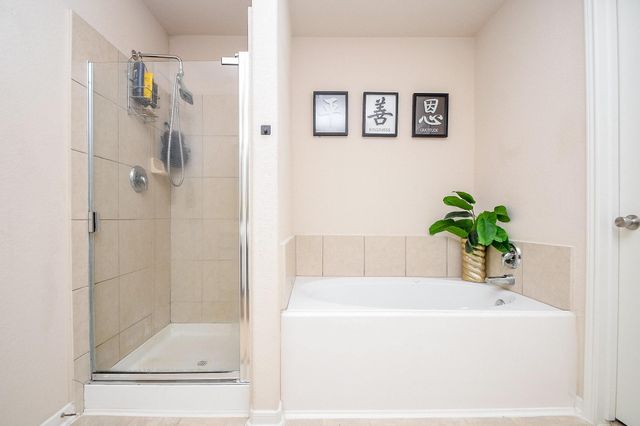 15726 Acorn Clearing Path, Houston, TX 77044