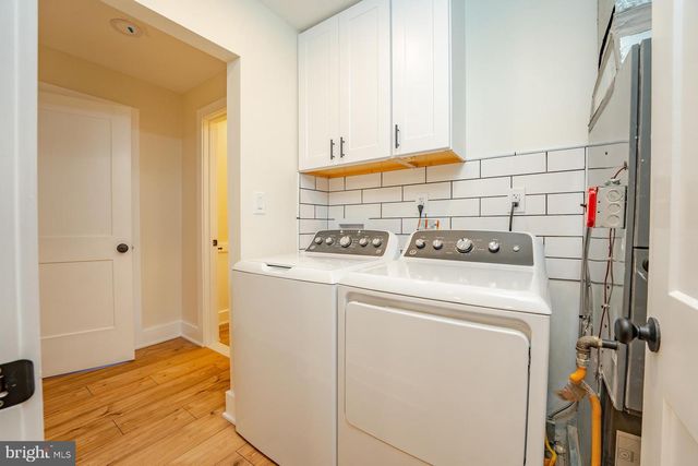 16 VIRGINIA AVE, Cape May Court House, NJ 08210