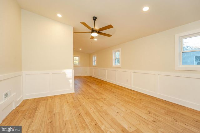 16 VIRGINIA AVE, Cape May Court House, NJ 08210