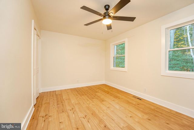 16 VIRGINIA AVE, Cape May Court House, NJ 08210